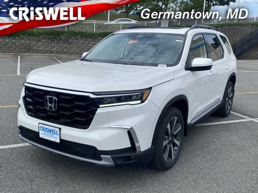2025 Honda Pilot Touring photo 1
