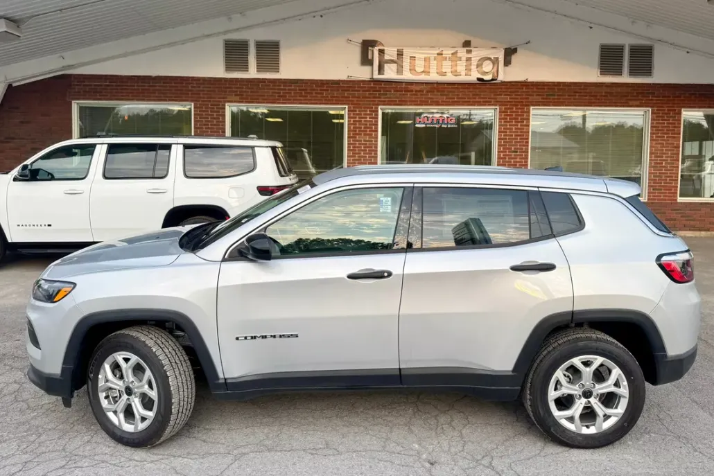2025 Jeep Compass Sport photo 1
