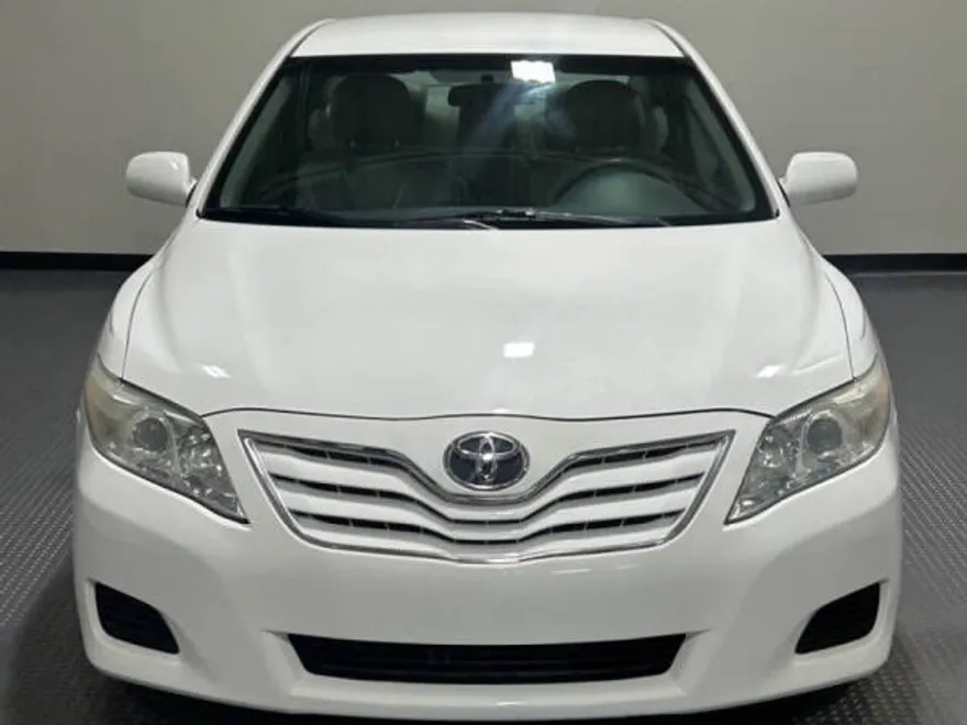 2010 Toyota Camry Base photo 1