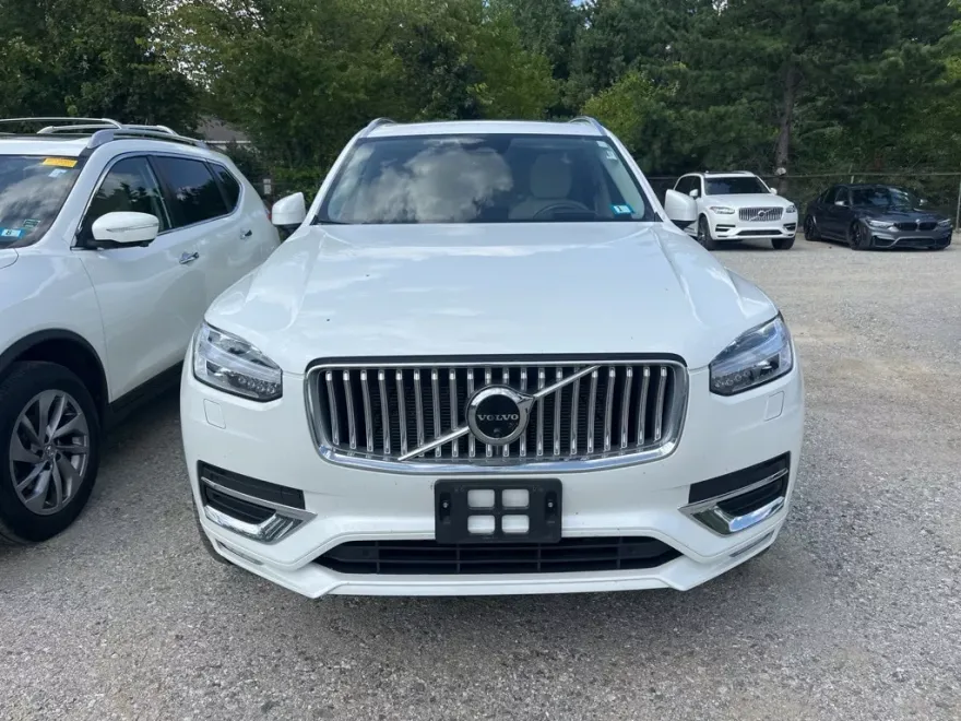 2023 Volvo XC90 Ultimate photo 1
