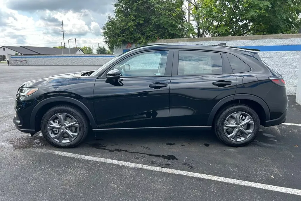2026 Honda HR-V LX photo 1