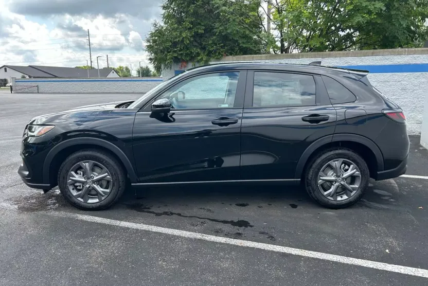 2026 Honda HR-V LX photo 1