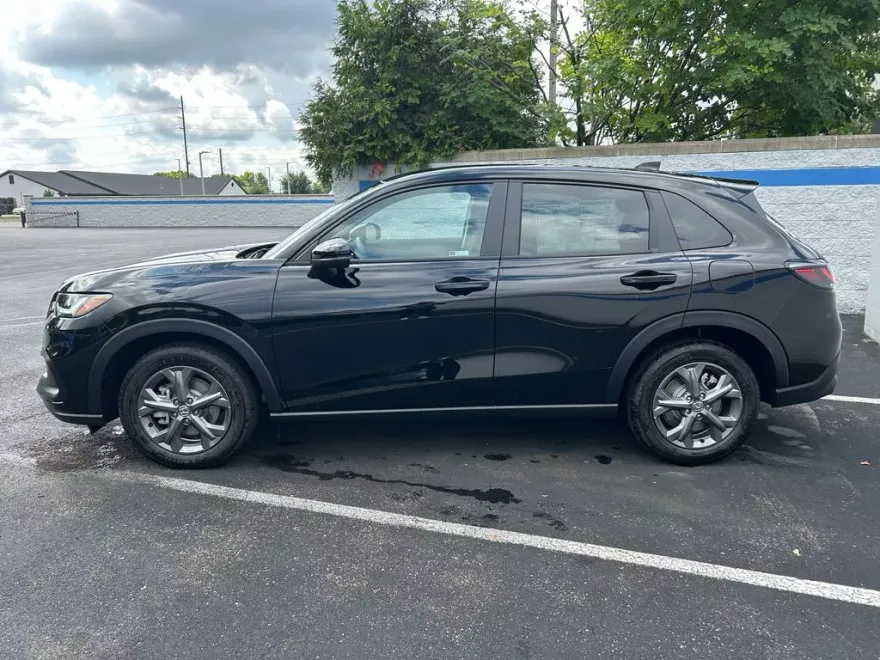2026 Honda HR-V LX photo 1