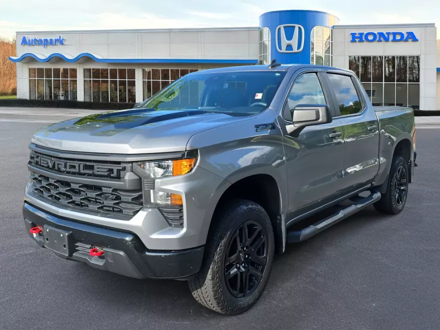 2023 Chevrolet Silverado 1500 Custom Trail Boss photo 1