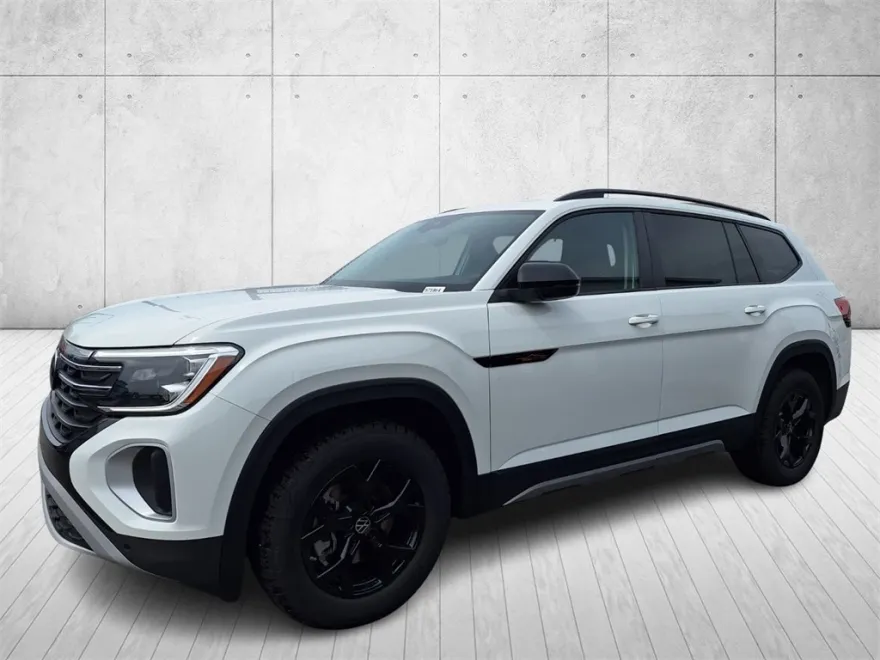 2025 Volkswagen Atlas SE Technology Peak Edition photo 1