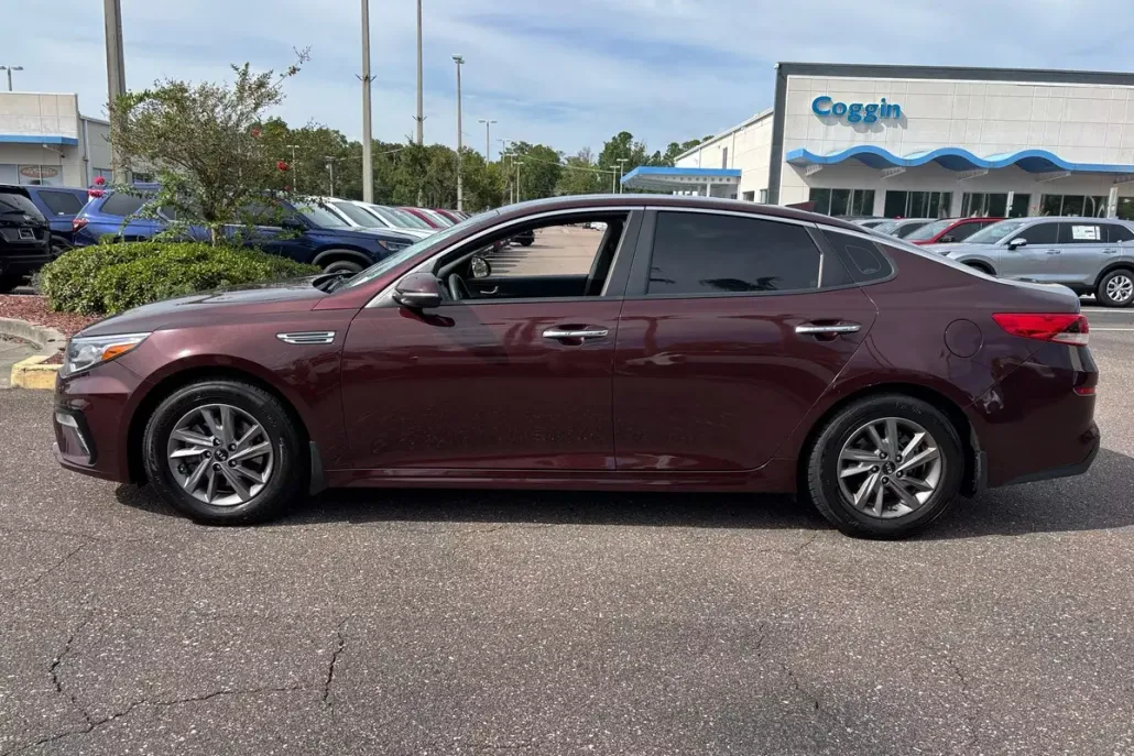 2020 Kia Optima LX photo 1