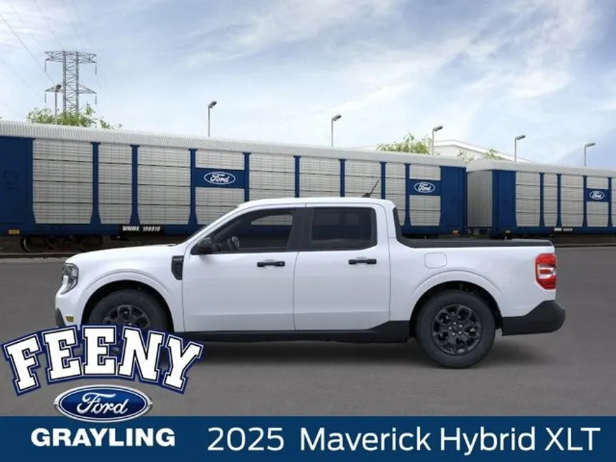 2025 Ford Maverick XLT photo 1