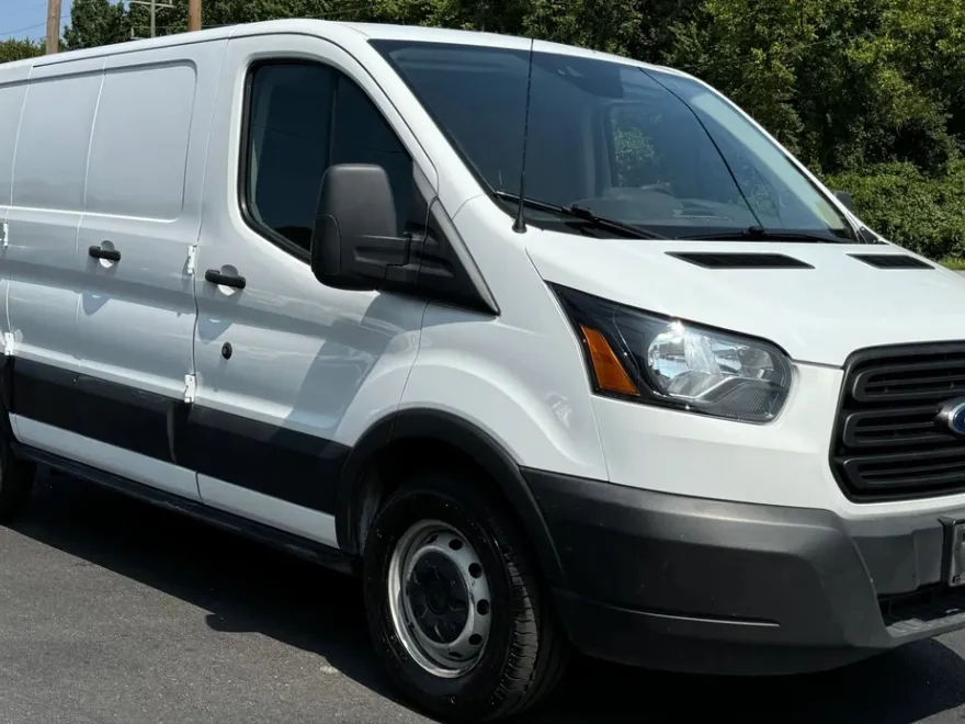 2019 Ford Transit Van photo 1