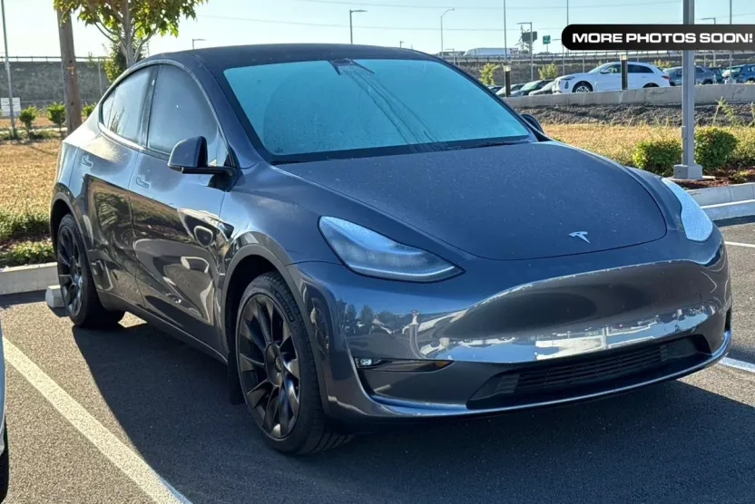 2022 Tesla Model Y Long Range photo 1