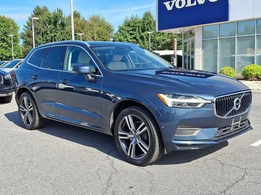 2019 Volvo XC60 T5 Momentum photo 1