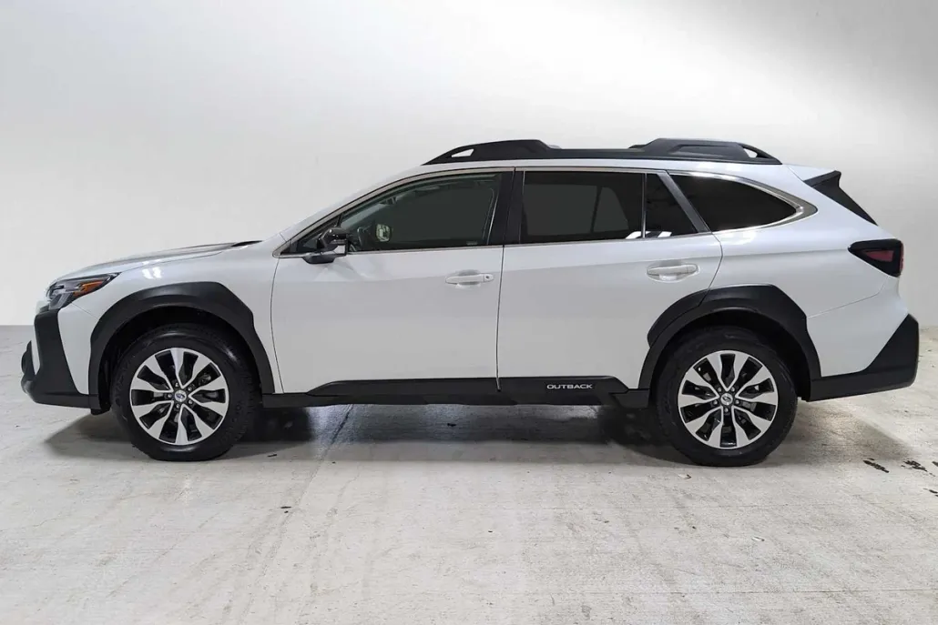 2023 Subaru Outback Limited XT photo 1