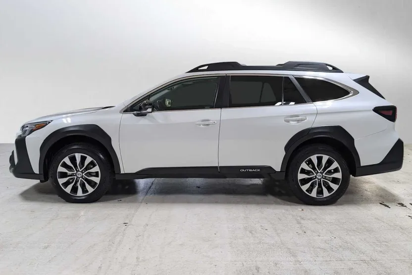 2023 Subaru Outback Limited XT photo 1