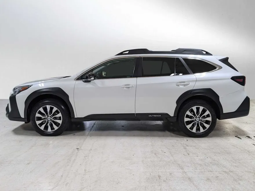 2023 Subaru Outback Limited XT photo 1