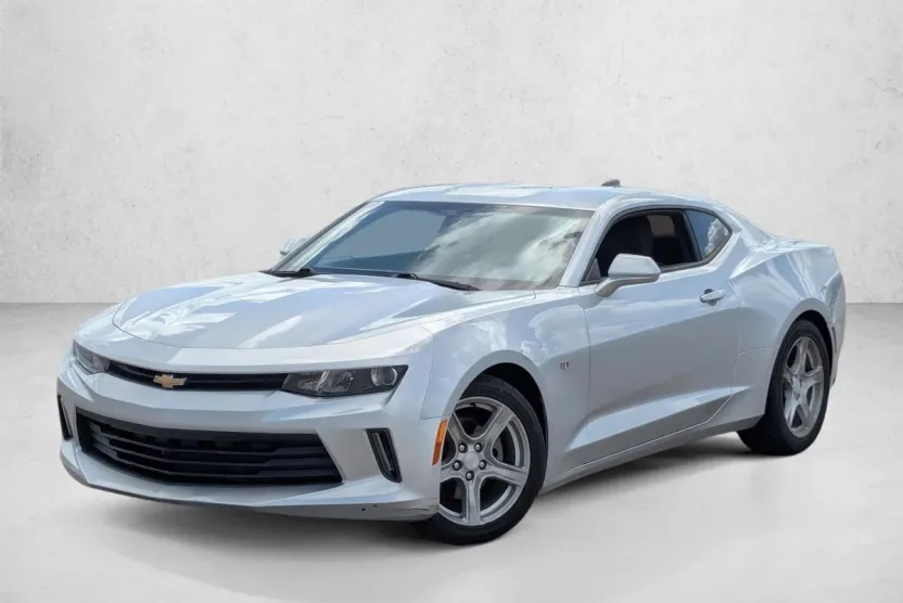 2016 Chevrolet Camaro 1LT photo 1