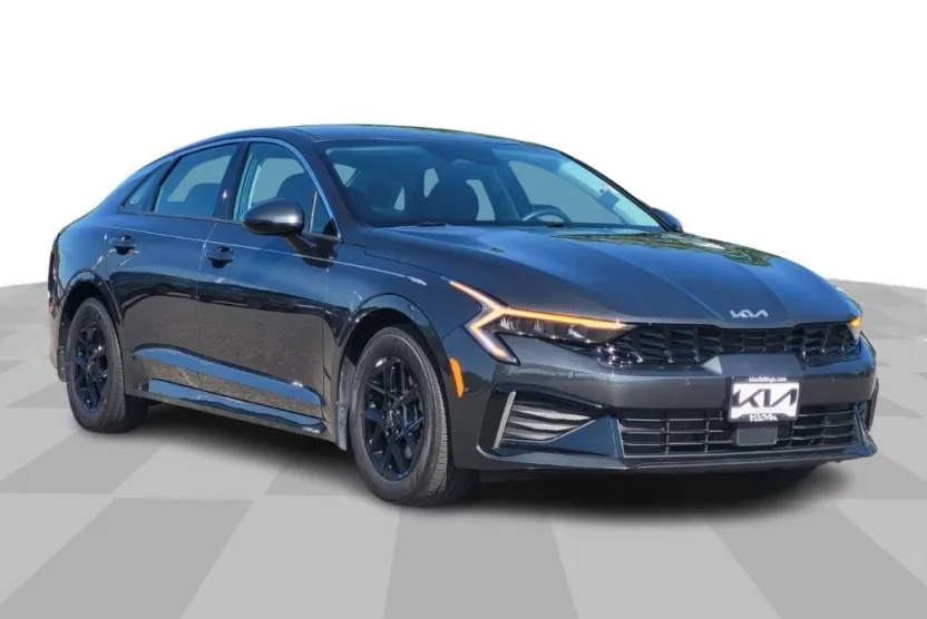 2025 Kia K5 LXS photo 1