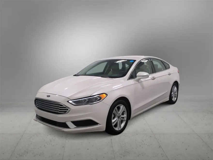 2018 Ford Fusion SE photo 1