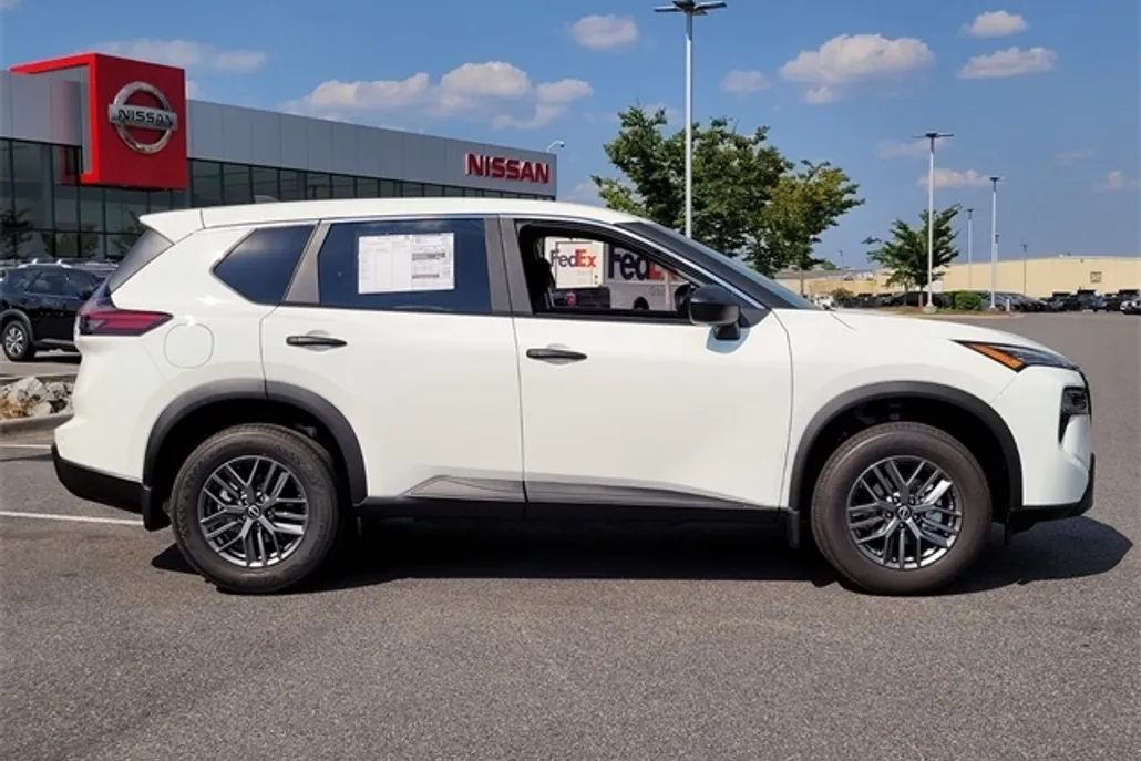 2026 Nissan Rogue S photo 1