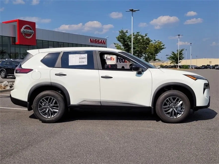 2026 Nissan Rogue S photo 1