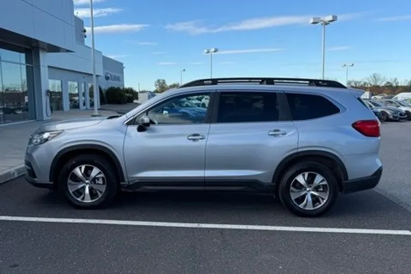 2022 Subaru Ascent Premium photo 1