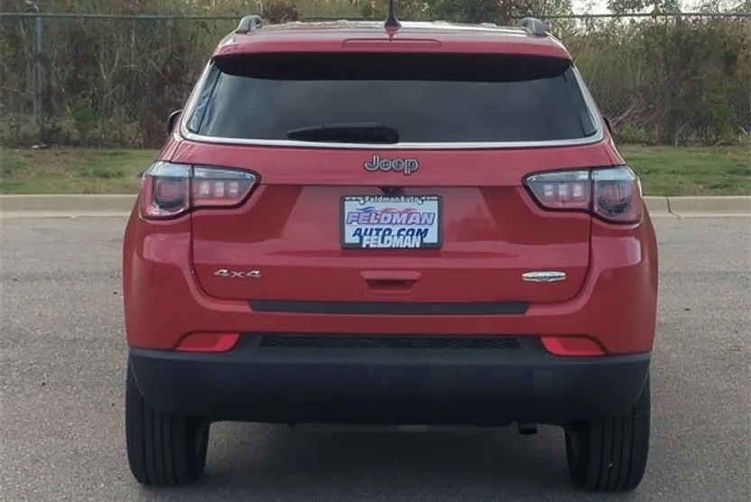 2018 Jeep Compass Latitude photo 1