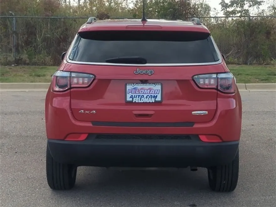 2018 Jeep Compass Latitude photo 1