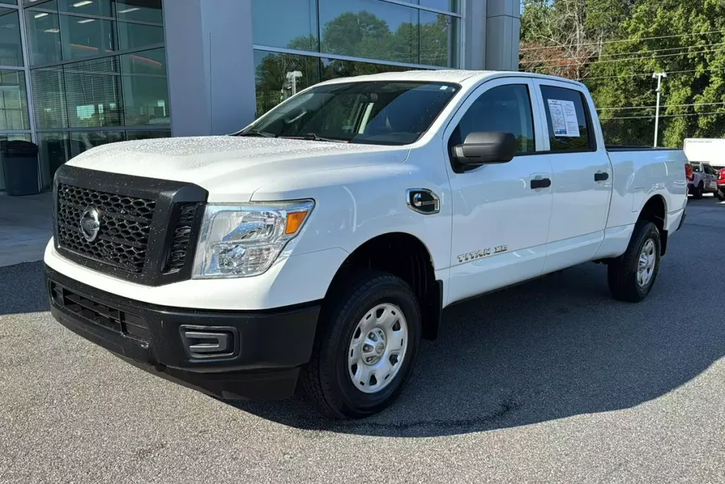 2017 Nissan Titan S photo 1