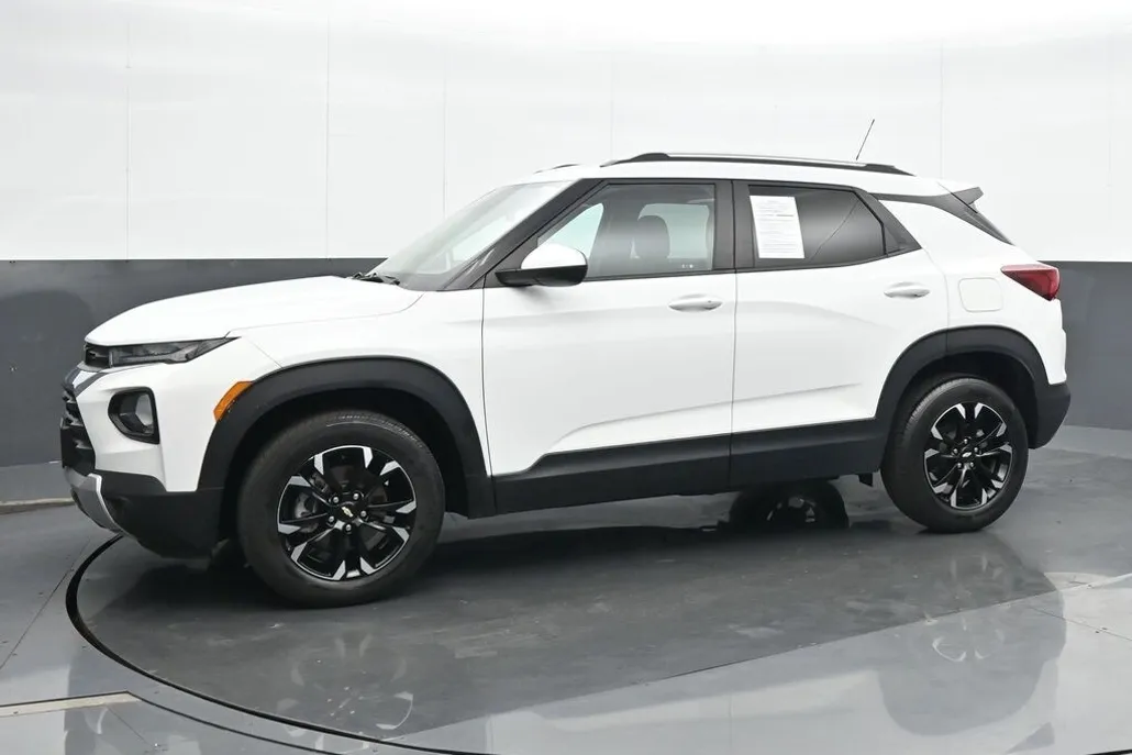 2022 Chevrolet Trailblazer LT photo 1