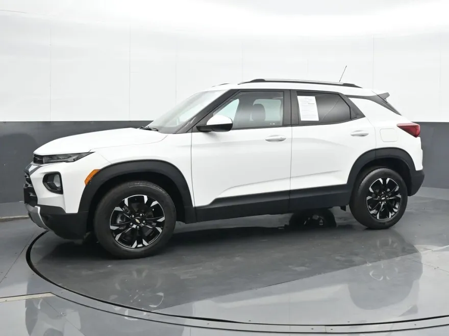 2022 Chevrolet Trailblazer LT photo 1