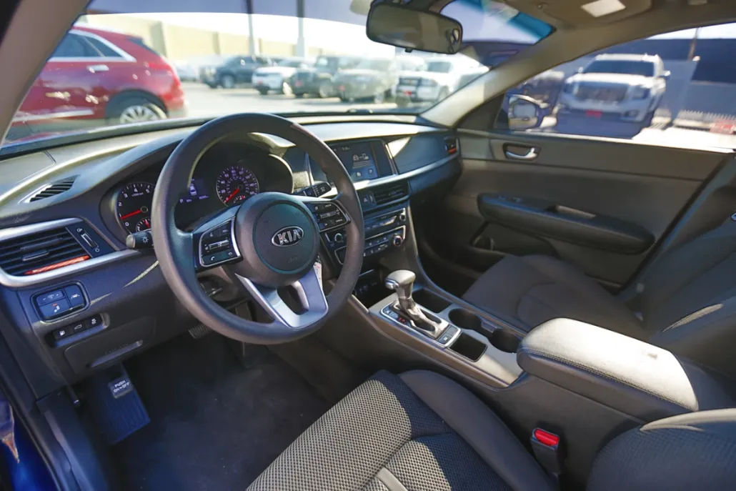 2019 Kia Optima LX photo 1