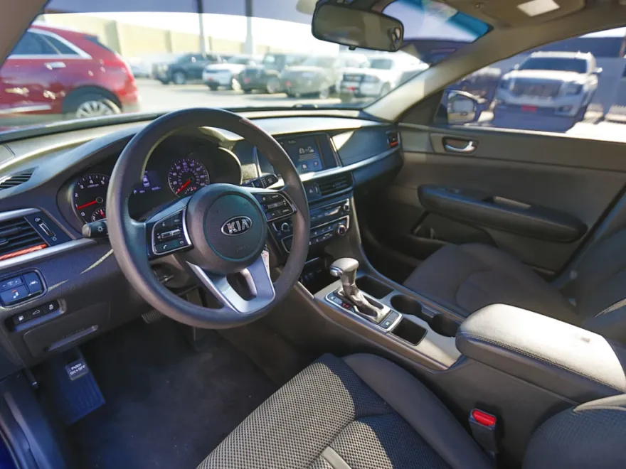 2019 Kia Optima LX photo 1