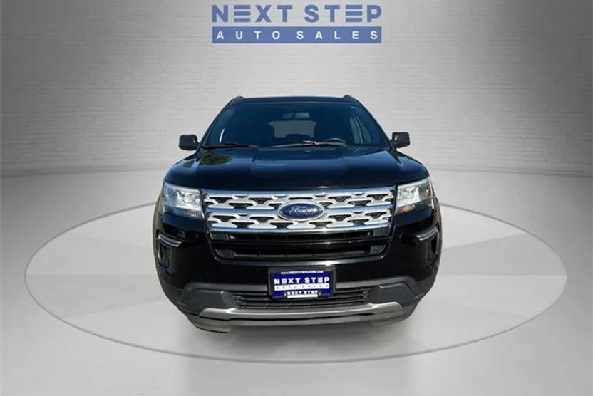 2019 Ford Explorer XLT photo 1