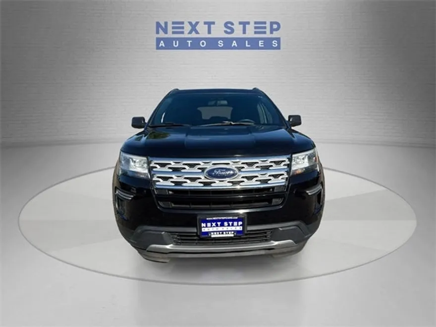 2019 Ford Explorer XLT photo 1
