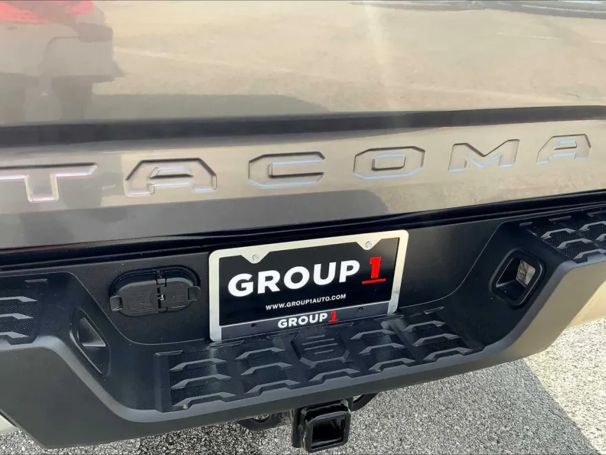 2020 Toyota Tacoma SR5 photo 9