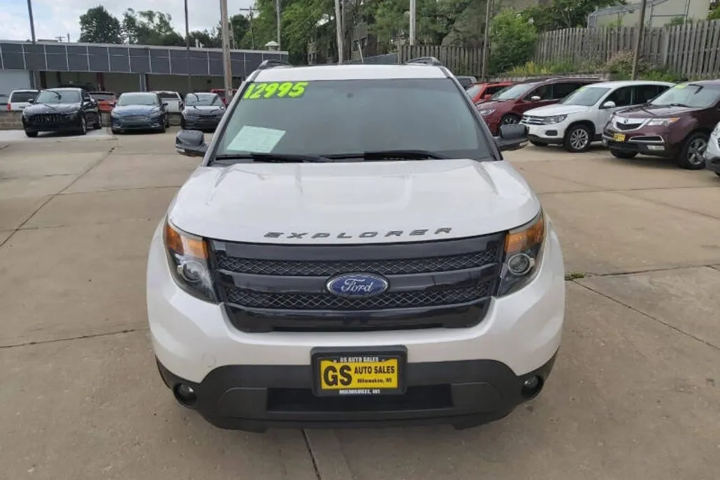 2015 Ford Explorer Sport photo 1