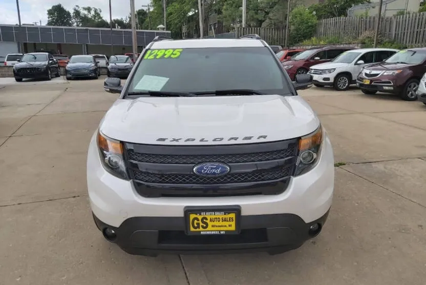 2015 Ford Explorer Sport photo 1