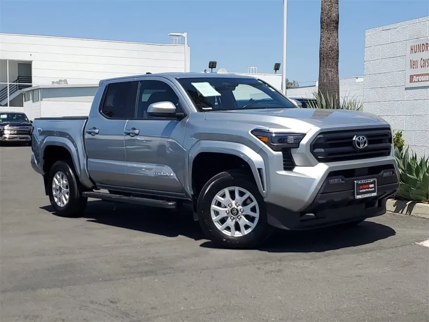 2024 Toyota Tacoma SR5 photo 1
