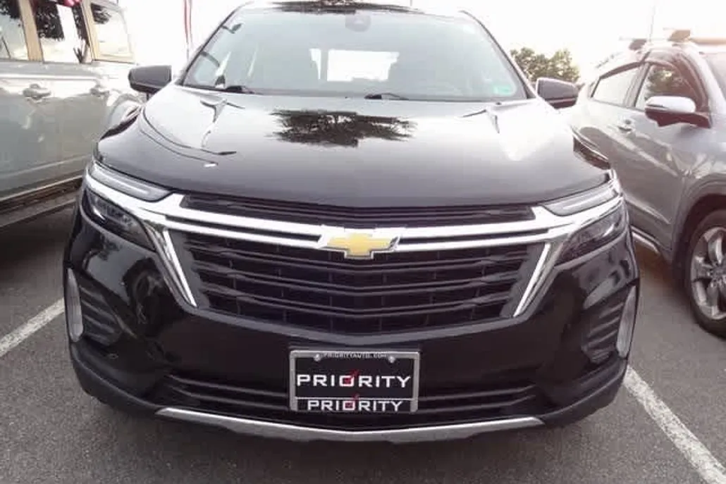 2024 Chevrolet Equinox LT photo 1