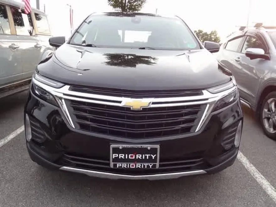 2024 Chevrolet Equinox LT photo 1