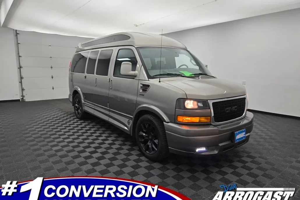 2023 Gmc Savana 2500 Cargo photo 1