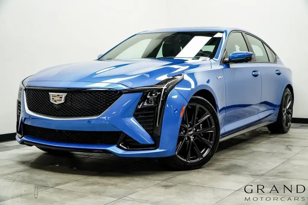2025 Cadillac CT5 V photo 1