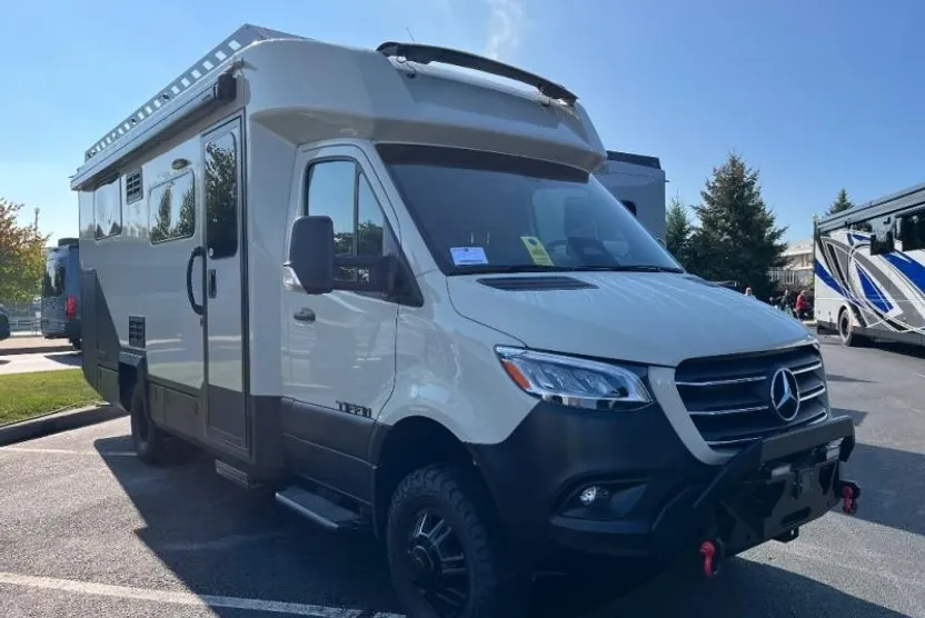 2025 Mercedes Benz Sprinter 3500 photo 1
