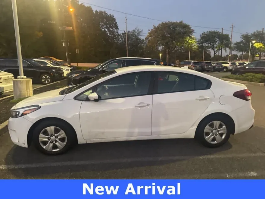 2018 Kia Forte LX Base photo 1