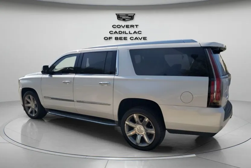 2016 Cadillac Escalade ESV Luxury photo 1