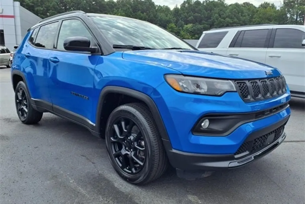 2023 Jeep Compass Altitude photo 1