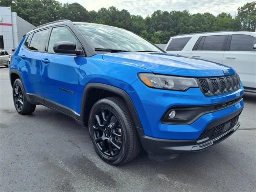 2023 Jeep Compass Altitude photo 1