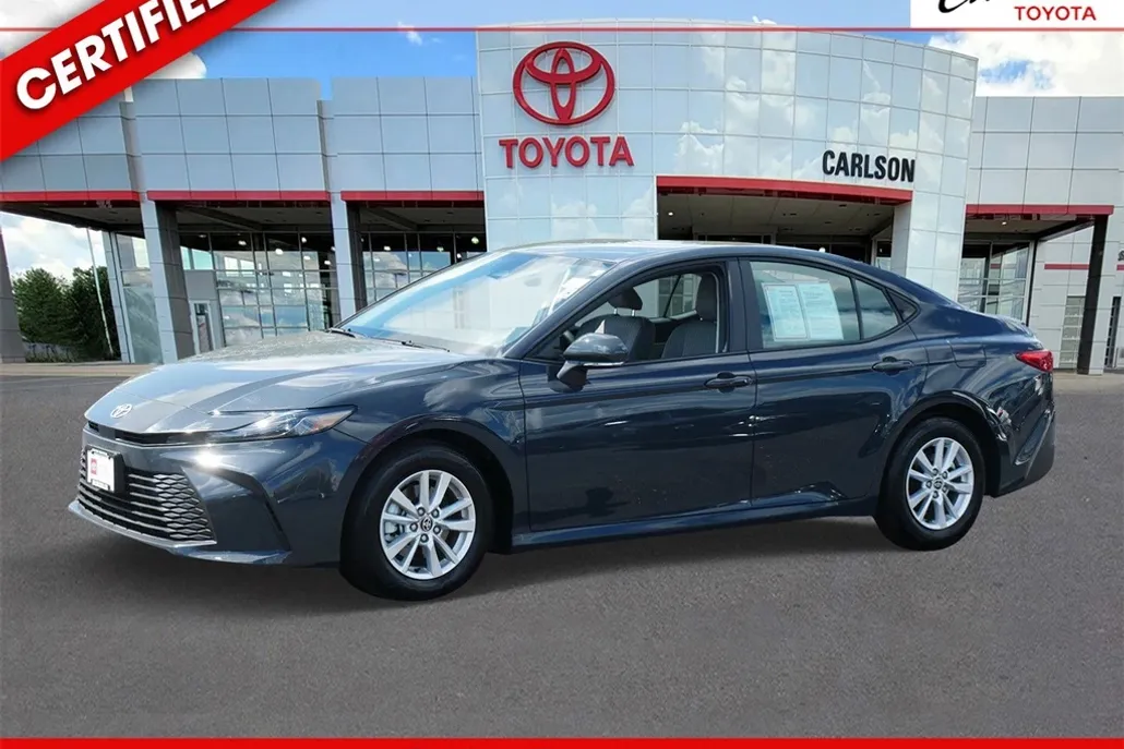 2025 Toyota Camry LE photo 1