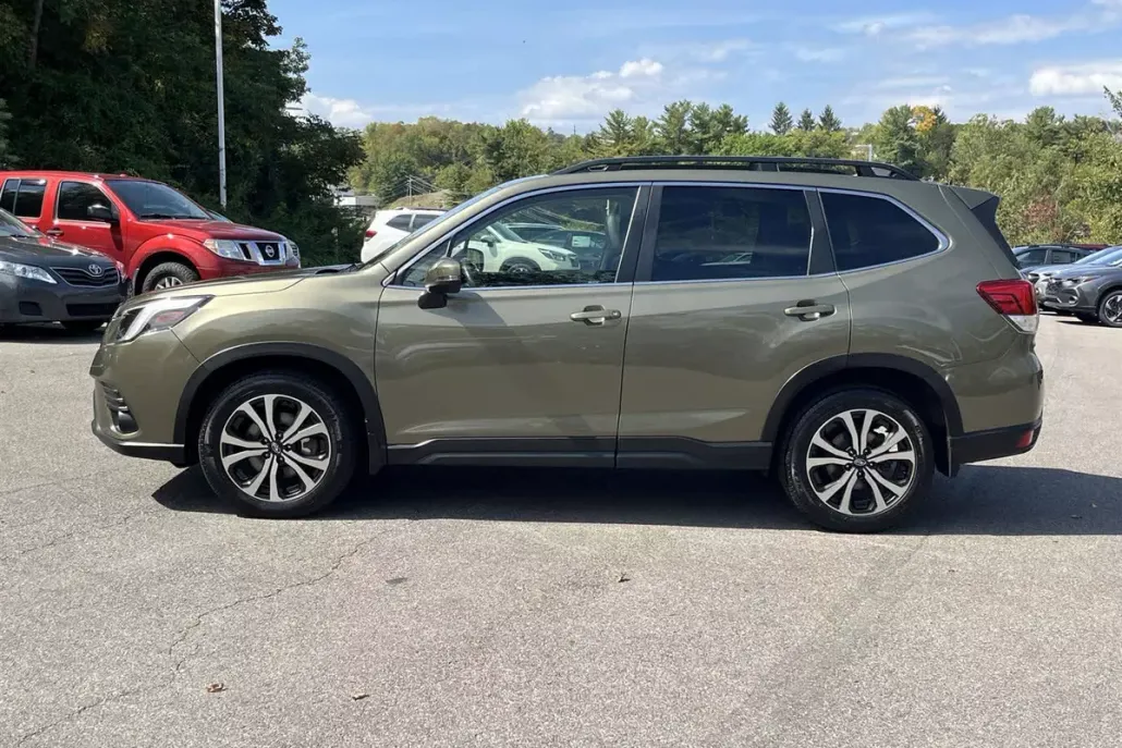 2022 Subaru Forester Limited photo 1