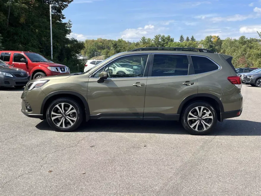 2022 Subaru Forester Limited photo 1