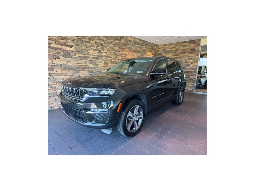2023 Jeep Grand Cherokee Limited photo 1