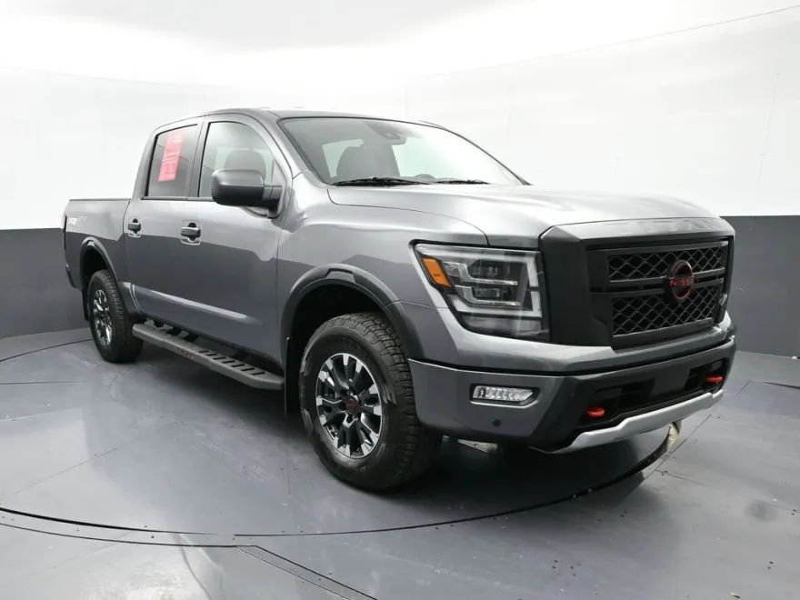 2024 Nissan Titan PRO-4X photo 1